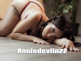 Anniedeviin22