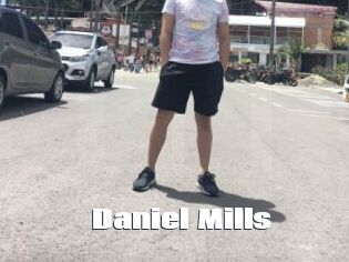 Daniel_Mills