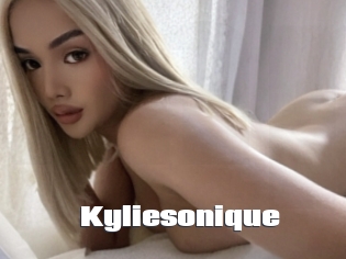 Kyliesonique