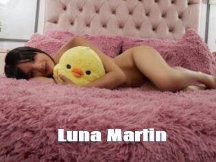 Luna_Martin