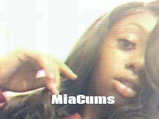 MiaCums