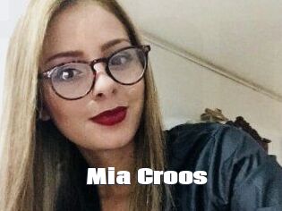 Mia_Croos