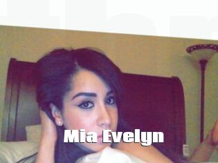 Mia_Evelyn