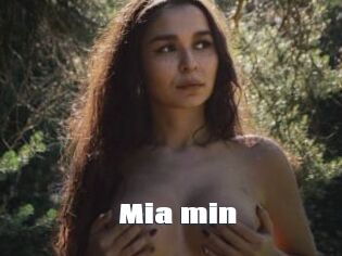 Mia_min