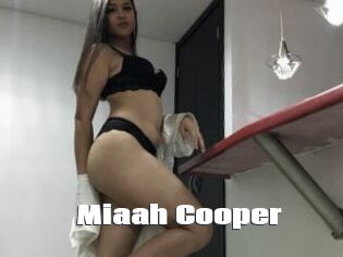 Miaah_Cooper