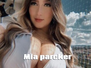 Mia_parcker