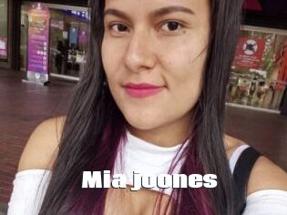 Mia_joones