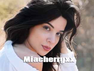 Miacherryxx