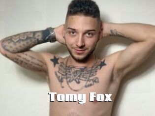 Tomy_Fox