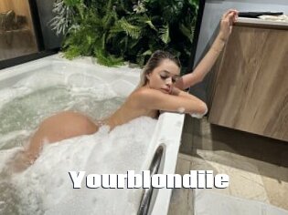 Yourblondiie